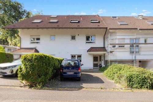 Außenansicht - Doppelhaushälfte mit Terrasse, Stellplätzen & ausbaufähigem Dachgeschoss - ideal für kleine Familien