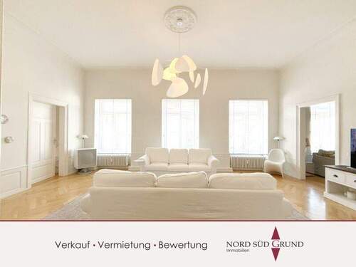 2-863-W02 START.jpg - Repräsentative 5-Zimmer-Altbauwohnung - im Zentrum von Baden-Baden.