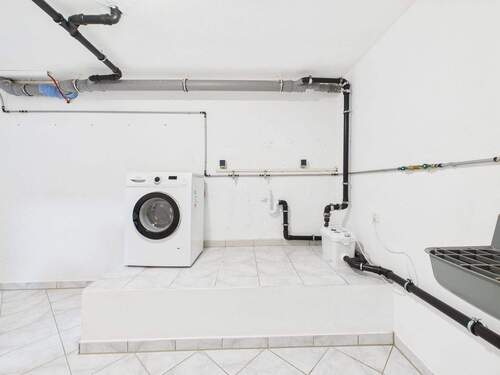 Waschraum / Waschmaschinen-Anschluss - 