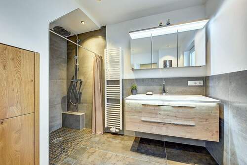 Badezimmer im Obergeschoss - 