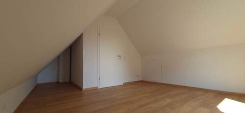 Zimmer Spitzboden Beispiel - 