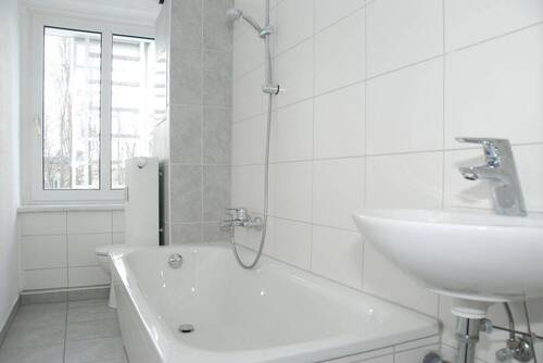 Bad Vergleichswohnung - 2 Zimmer Etagenwohnung in Chemnitz