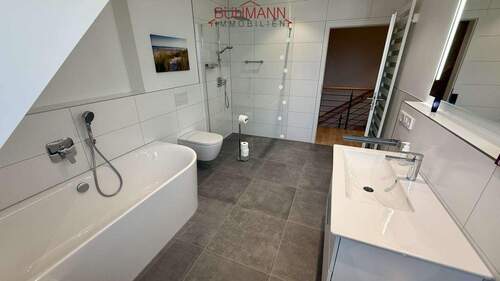 Großes Badezimmer - 