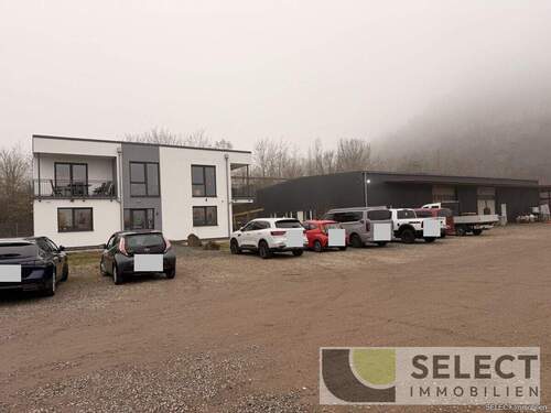 Ansicht - Modernes Wohn- u. Bürogebäude und Lagerhalle auf großem Gewerbegrundstück