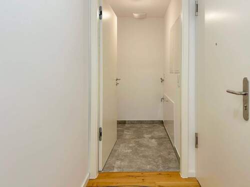 Abstellraum mit Waschmaschinenanschluss - 