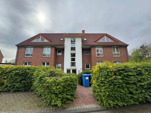 Hausansicht_Vorne - Gepflegte 2-Zimmer-Wohnung mit Balkon in Achim zu vermieten