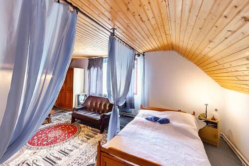 Wohn- und Schlafzimmer - 