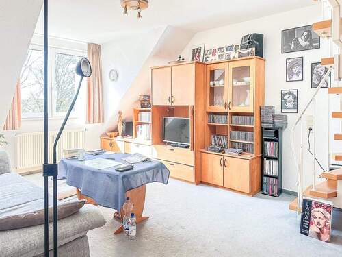 Wohnzimmer (1) - 2 Zimmer Etagenwohnung zum Kaufen in Reinbek