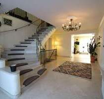 Großes Einfamilienhaus mit 70er Jahre Charme in toller Lage sucht neue Eigentümer mit Vision - Schönkirchen