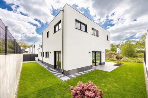 Garten - 5 Zimmer Einfamilienhaus zum Kaufen in Kierspe