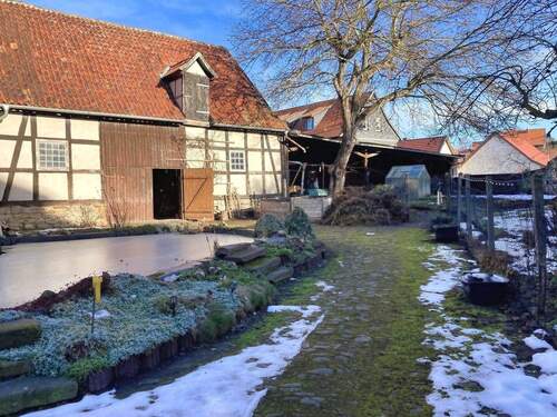 Nebengebäude - 1 Zimmer Mehrfamilienhaus, Wohnhaus in Auleben