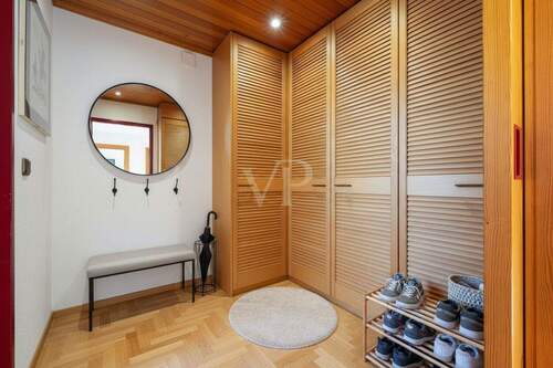 Ankleidebereich DG. KI modifiziert - 