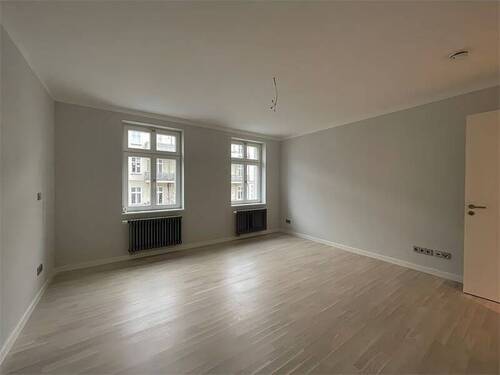 Schlafzimmer 1 - 3 Zimmer Etagenwohnung zum Kaufen in Berlin