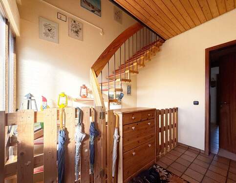 Treppenhaus / Eingang - 