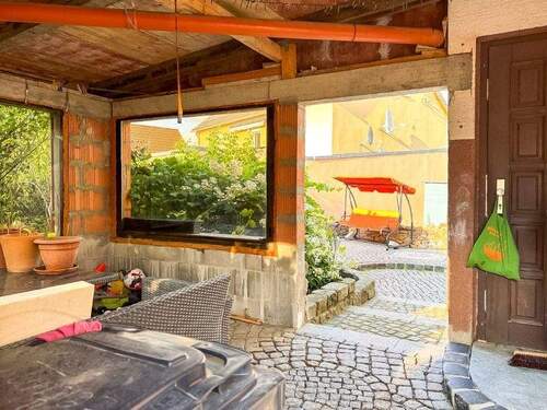 Überdachte Sitzecke - 6 Zimmer Einfamilienhaus zum Kaufen in Großenhain