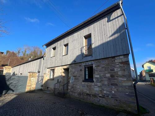 Seitenansicht Vorderhaus - 1 Zimmer Mehrfamilienhaus, Wohnhaus zur Miete in Nußbaum