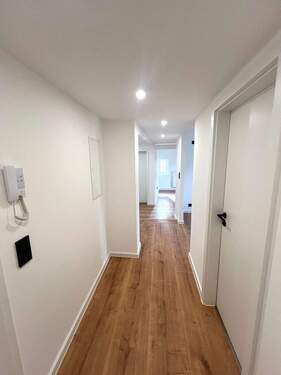 Flur DG Vorderhaus - 