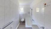 Bad mit Wanne - 3 Zimmer Etagenwohnung in Chemnitz