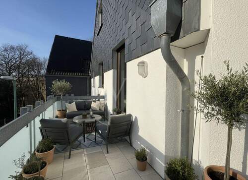 Balkon Hauptwohnung - KI - 8 Zimmer Mehrfamilienhaus, Wohnhaus in Velbert