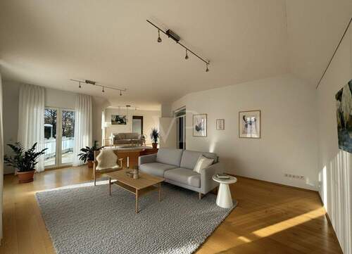 Wohnzimmer Hauptwohnung - KI - Mehrfamilienhaus, Wohnhaus mit 165,00 m&sup2; in Velbert zum Kaufen