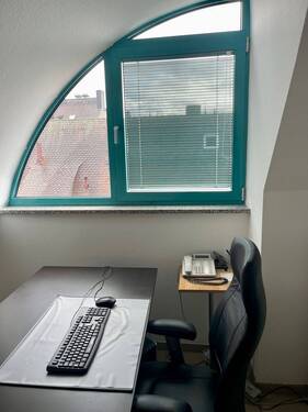 Arbeitsplatz - 4 Zimmer Büro in Würzburg