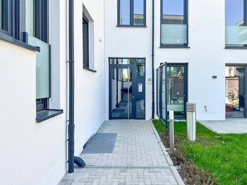 Hauseingang - 2 Zimmer Einfamilienhaus zum Kaufen in Leipzig