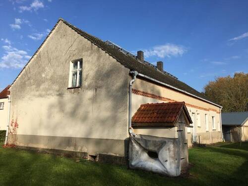 Giebel, Rückansicht - 8 Zimmer Einfamilienhaus zum Kaufen in Bartow