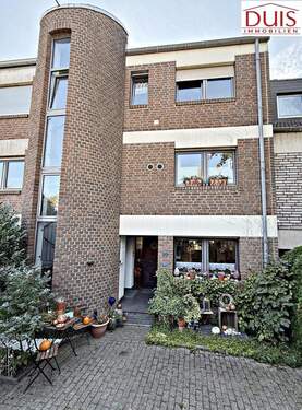 Bild 1 - Einfamilienhaus mit Einliegerwohnung & zwei Tiefgaragenstellplätzen in zentraler Lage von Waltrop!