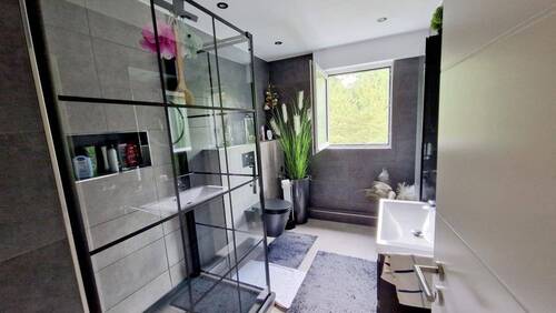 Badezimmer (1. OG) - 