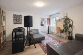 Wohnzimmer - 3 Zimmer Etagenwohnung zum Kaufen in Stuttgart