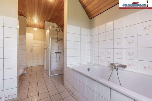 Vollbad im DG., - 
