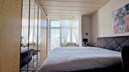 Schlafzimmer (1. OG) - 