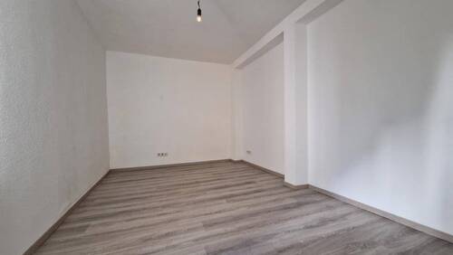 Schlafzimmer (EG rechts) - 