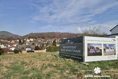 Grundstück - Doppelhaushälfte mit 126,10 m&sup2; in Sailauf zum Kaufen