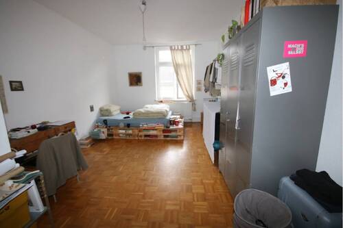 Schlafzimmer Original Bild - 2 Zimmer Etagenwohnung in Frankfurt am Main