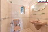 Duschbad im DG., - 