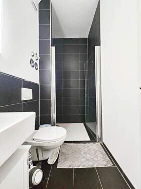 Duschbad - Etagenwohnung mit 68,00 m&sup2; in Frankfurt am Main zum Kaufen