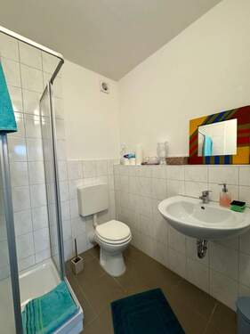 Badezimmer mit Dusche - 1 Zimmer Büro in Weimar