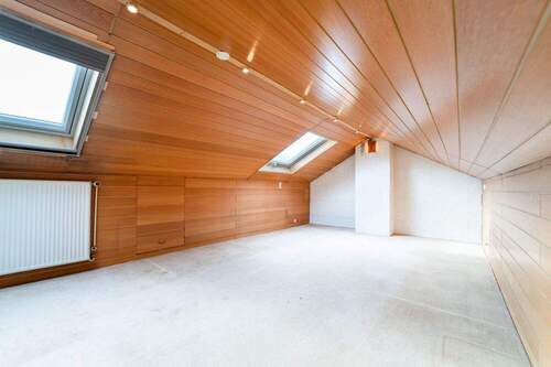 Ausgebautes Dachgeschoss mit vielseitiger Nutzungsmöglichkeit - 