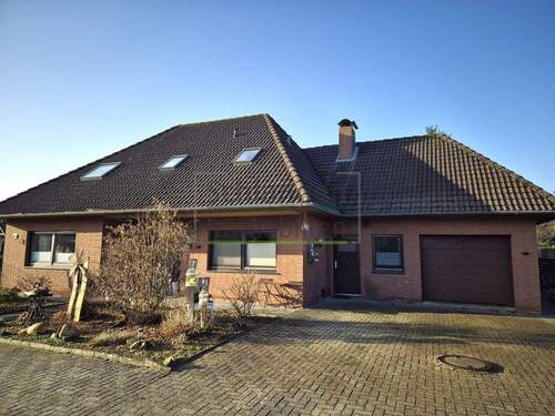 Zufahrt - EFH m. Garage in Randlage von Barßel