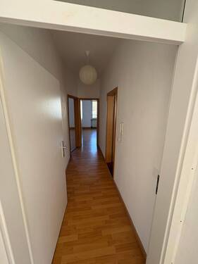 Flur.jpeg - Zentrales Wohnen in Lörrach - 720,00&nbsp;EUR Kaltmiete, ca.&nbsp; 79,00&nbsp;m&sup2;&nbsp;Wohnfl&auml;che