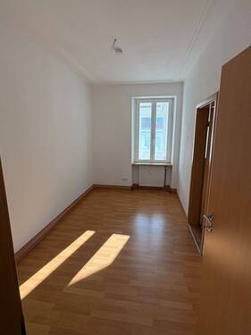 Schlafzimmer 1.jpeg - 3 Zimmer Etagenwohnung zur Miete in Lörrach