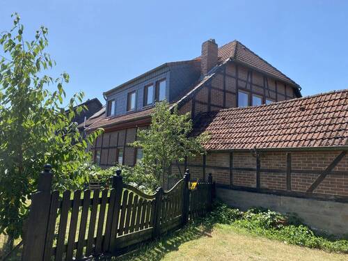 Haus - 4 Zimmer Etagenwohnung zum Kaufen in Weyhausen