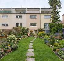 Sanierungsbedürftiges Reihenmittelhaus mit großzügiger Dachterrasse - Frankfurt am Main Dornbusch