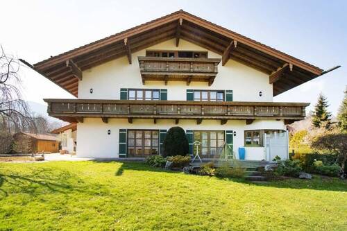 Hausansicht - 9 Zimmer Mehrfamilienhaus, Wohnhaus in Bad Wiessee