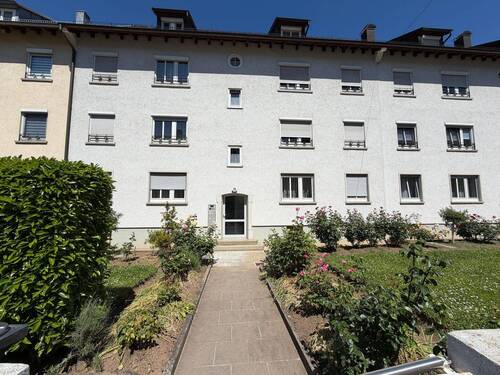 Außenansicht - leerstehende 2 Zimmer Wohnung in schöner Lage