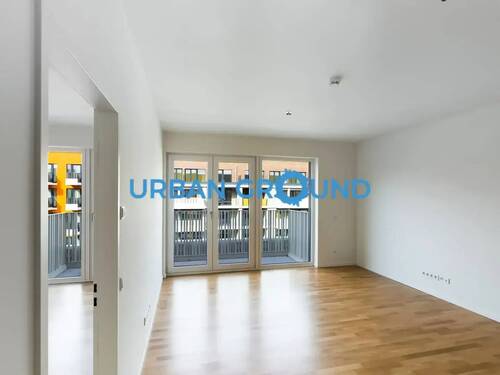 Bild 1 - Schön geschnitten 2 Zimmer Wohnung mit Balkon & EBK in Berlin Mitte