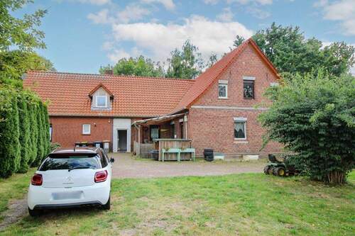 Haus Parkplatz - 9 Zimmer Einfamilienhaus zum Kaufen in Neustadt am Rübenberge