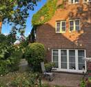 Idyllische-Gartenwohnung - Lichtdurchflutete-2,5-Zi-Terrassenwohnung-mit-Garten-im-exclusiven-Vierkanthof