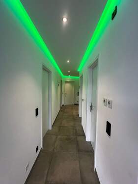 Flur mit Lichtdesign - 